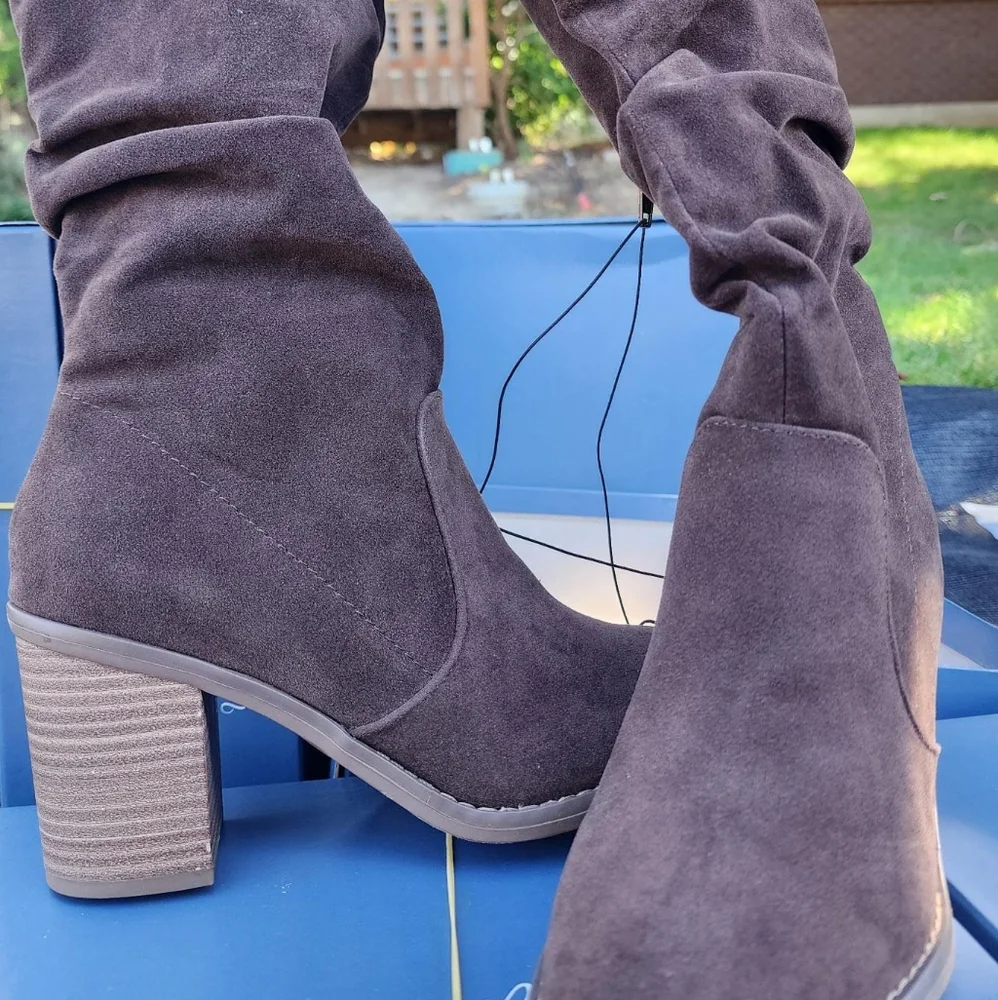 Womans Harlan tall boots- universal thread size 8 - Picture 9 of 11